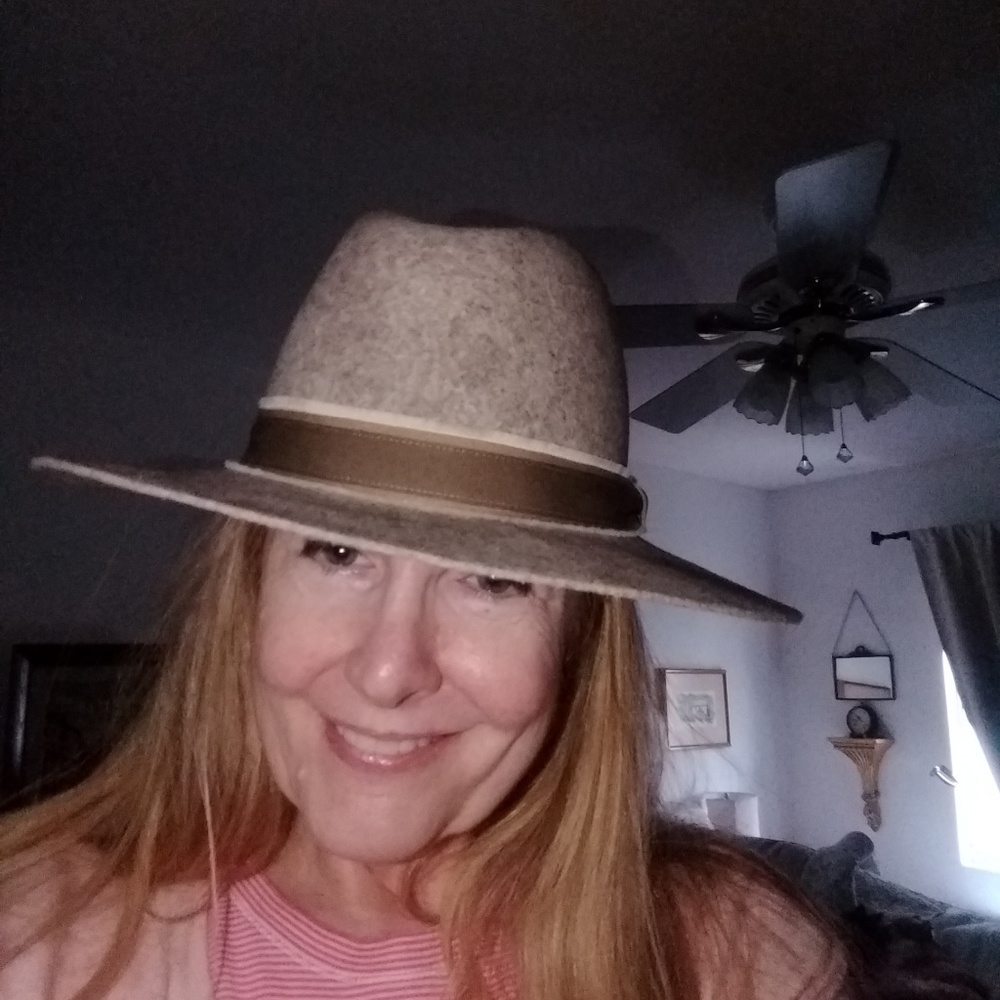 Meet your Posher, Lisa
